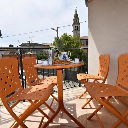 Klimatisierte In Tar Mit Gemeinschaftlichem Pool, Grill Und Garten Apartment *